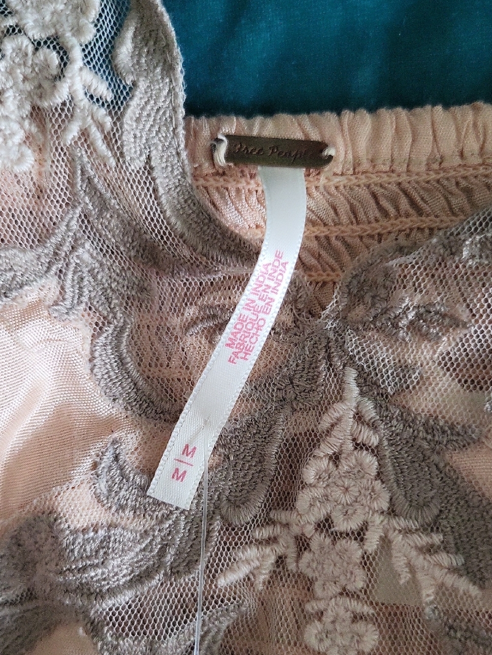 NWT Free People Peach & Gray Lace Flutter Sleeve Crop Blouse size Medium - Picture 5 of 5
